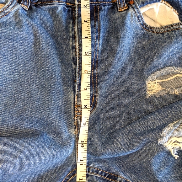 Refuge Denim MOM Distressed Jeans - Picture 16 of 16